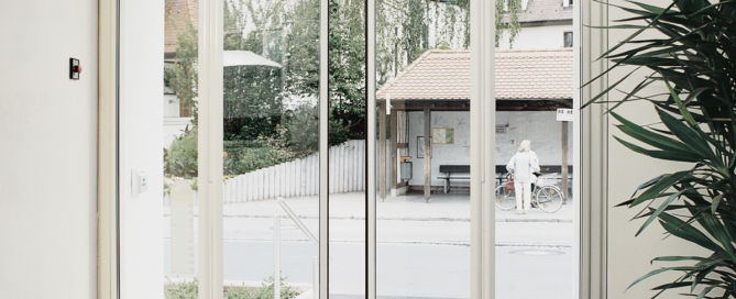 Puertas automaticas abatibles