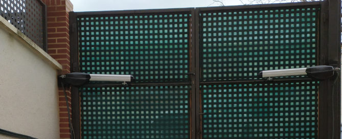 Automatismos avanzados para puertas de garaje abatibles