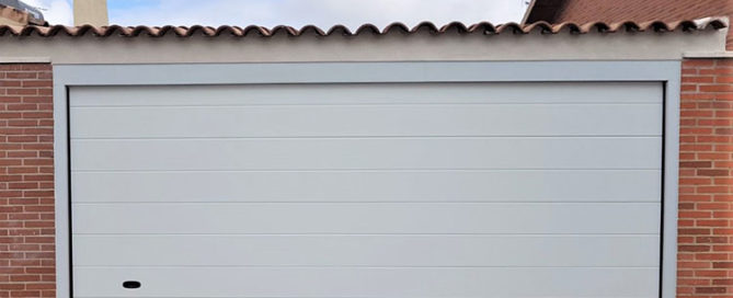 Realizamos la sustitución de las puertas de garaje