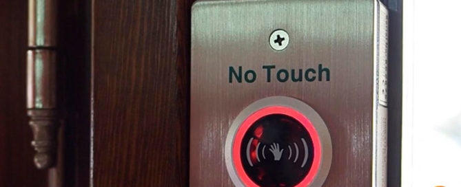 Dispositivos sin contacto para puertas automáticas