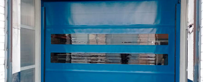 Tipos de puertas automáticas industriales y comerciales