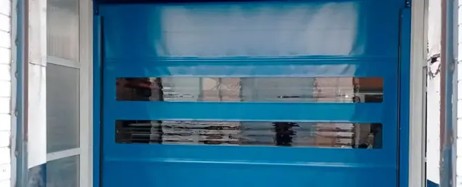 Tipos de puertas automáticas industriales y comerciales