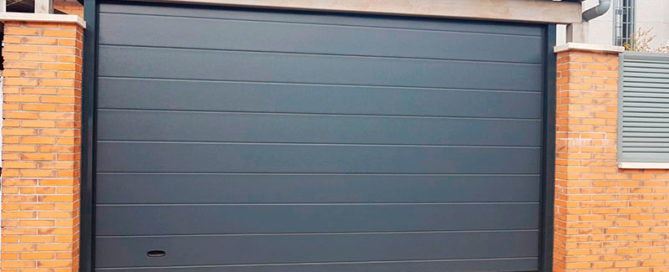 Ventajas de las puertas de garaje seccionales residenciales