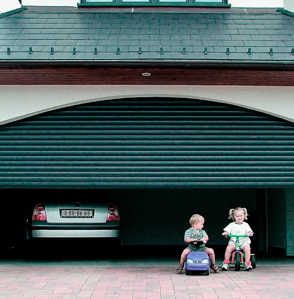 aseguradora y responsabilidades puertas de garaje marcado ce