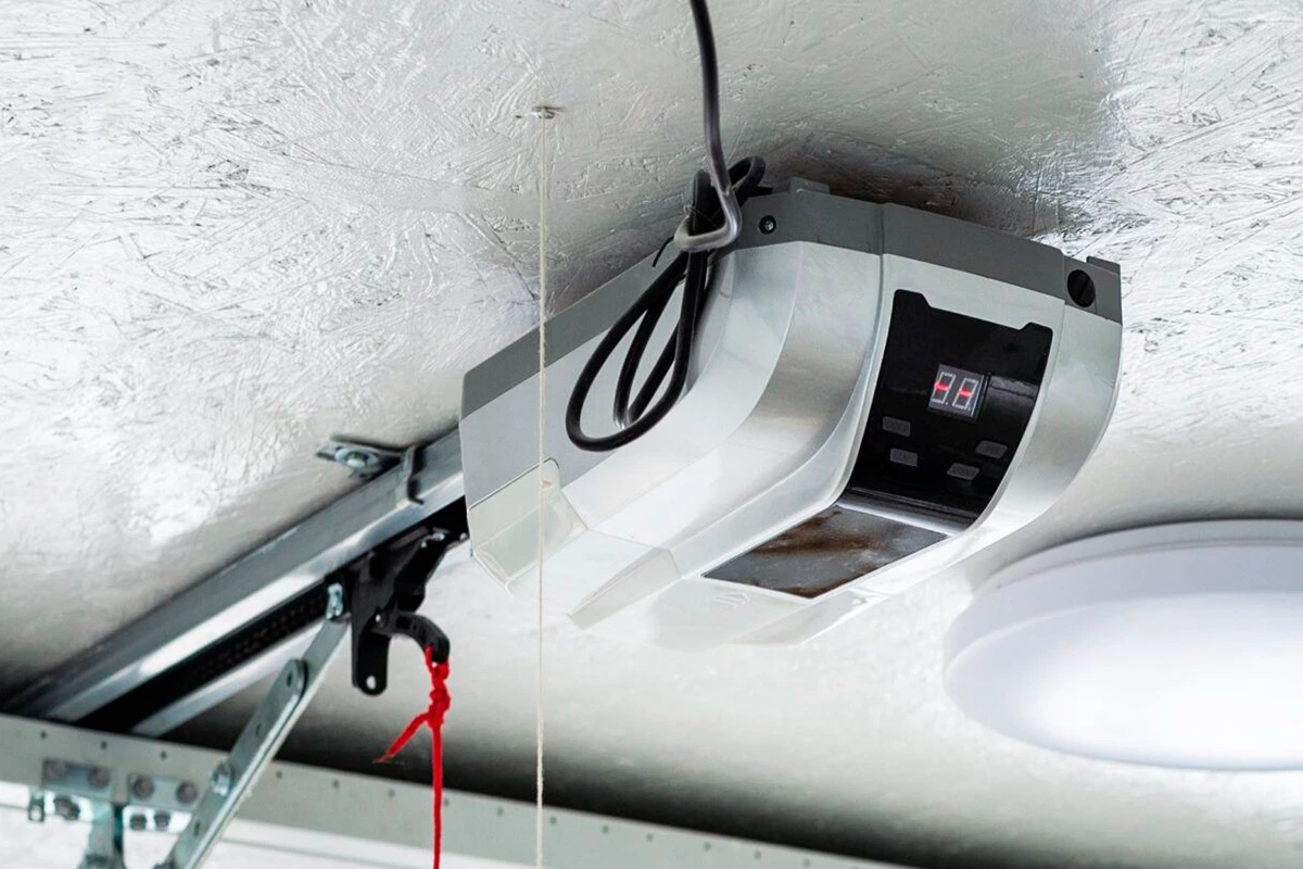 Consejos para elegir el mejor motor para tu puerta de garaje