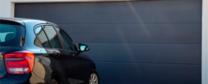 Cómo mantener el equilibrio perfecto en tu puerta de garaje