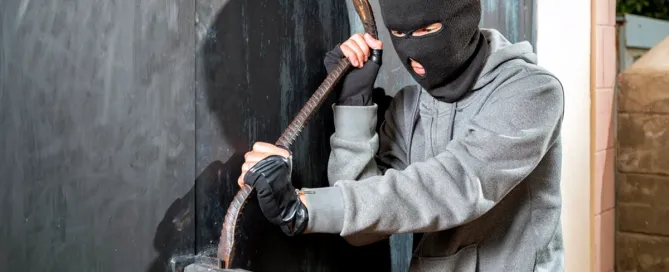 Cómo mejorar la seguridad de tu hogar con una puerta de garaje