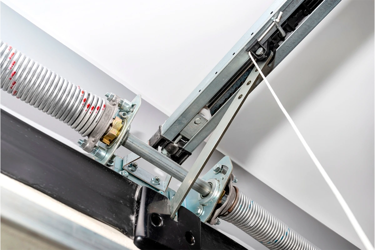 Cómo solucionar los problemas de apertura y cierre de tu puerta de garaje