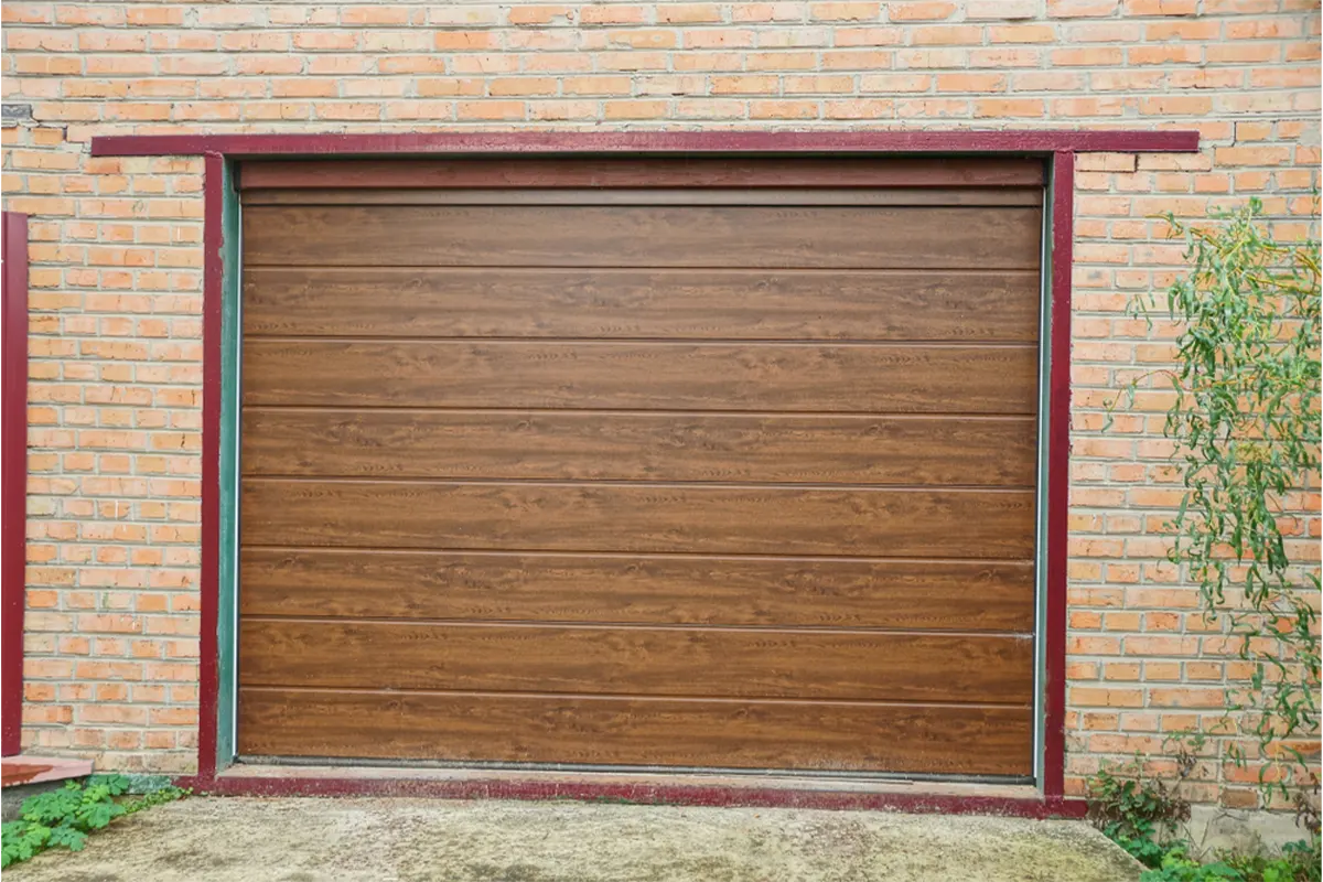 Puertas de garaje de madera: elegancia y estilo para tu hogar