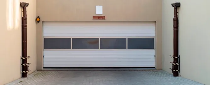 ¿Cuándo es el momento adecuado para reemplazar tu puerta de garaje?