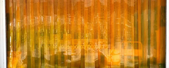 Puertas de cortinas industriales: protección y eficiencia en tu negocio