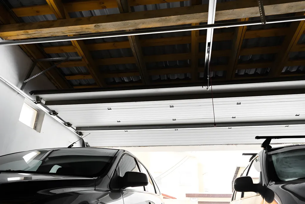 Cómo reparar un motor de puerta seccional