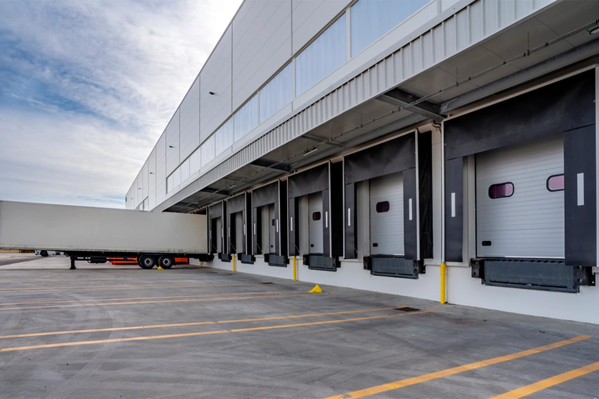 Mejora la productividad con un muelle de carga bien diseñado