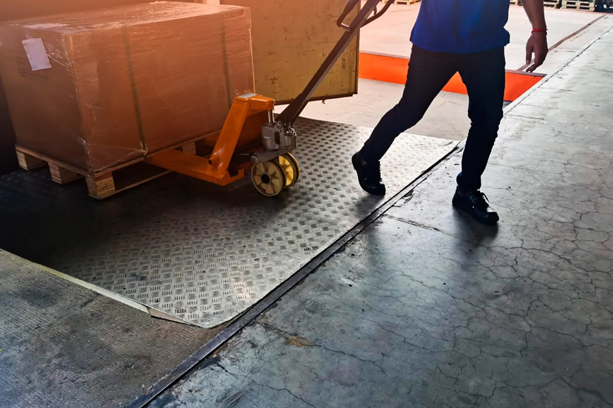 Soluciones inteligentes para muelles de carga: Automatización y control