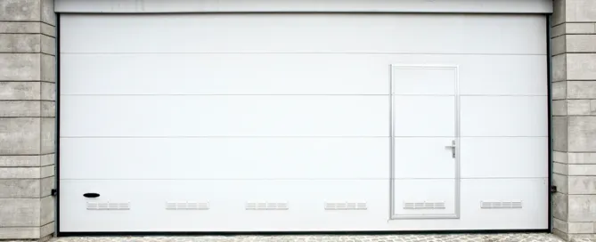 Ventajas de las puertas de garaje con puerta peatonal