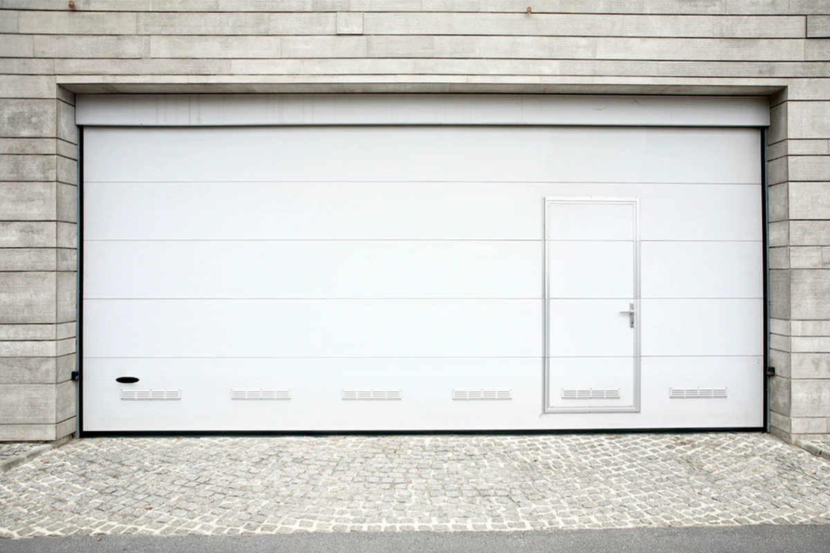 Ventajas de las puertas de garaje con puerta peatonal