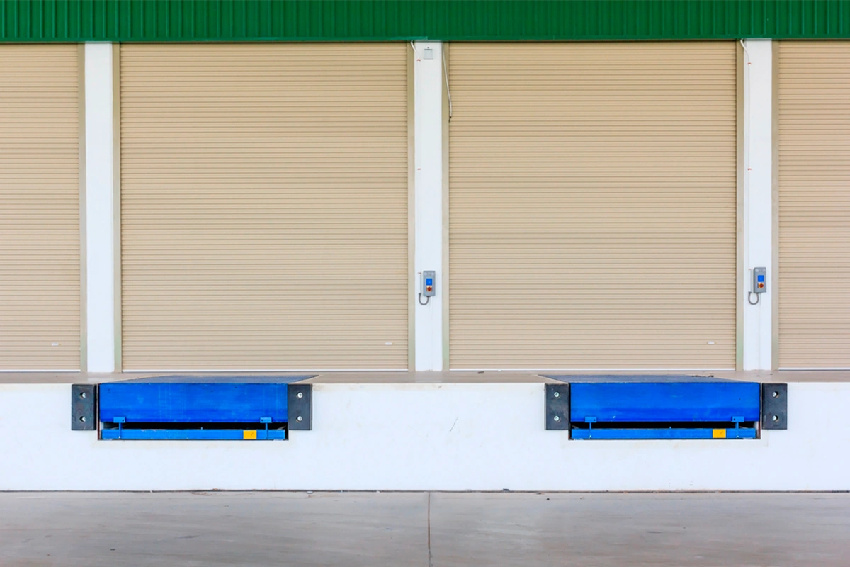 Integrando tecnología RFID en muelles de carga: beneficios y consideraciones