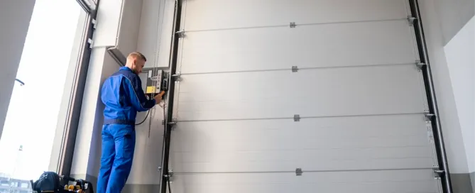 Cómo configurar un mando de garaje con el receptor