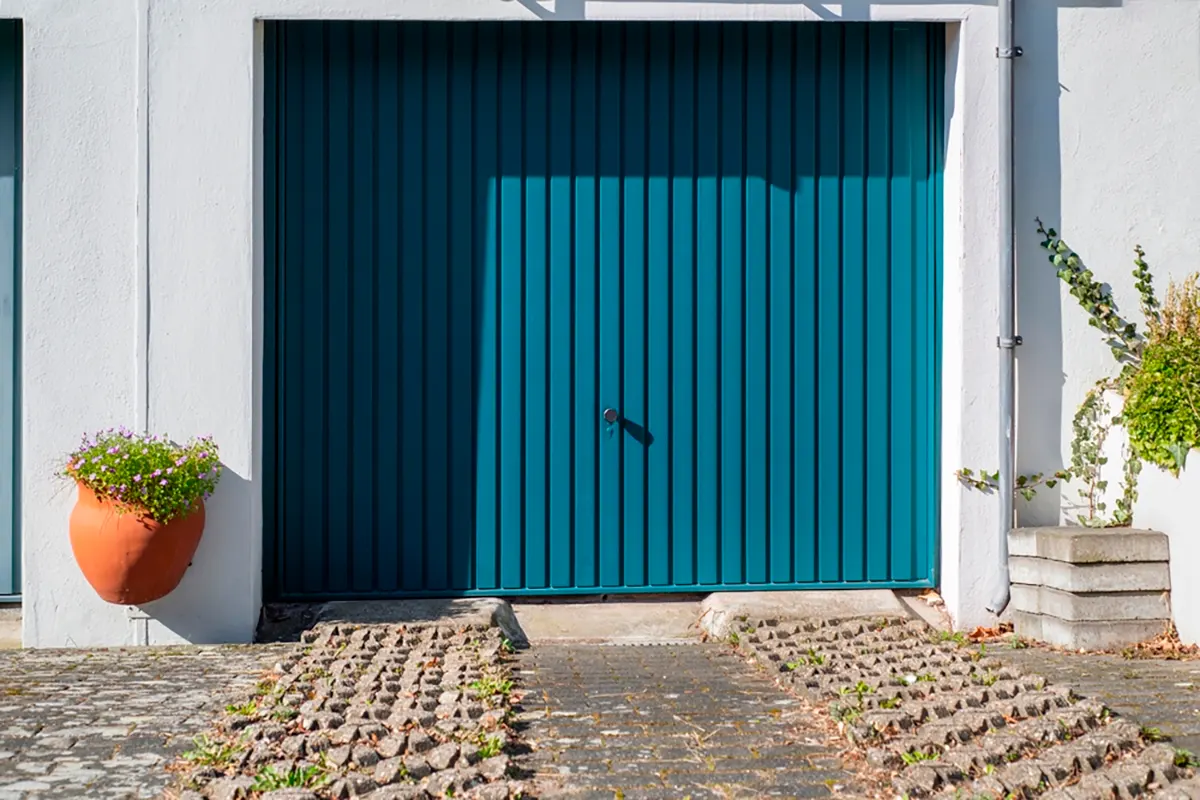 Seguridad infantil: Consejos para familias con puertas basculantes de garaje