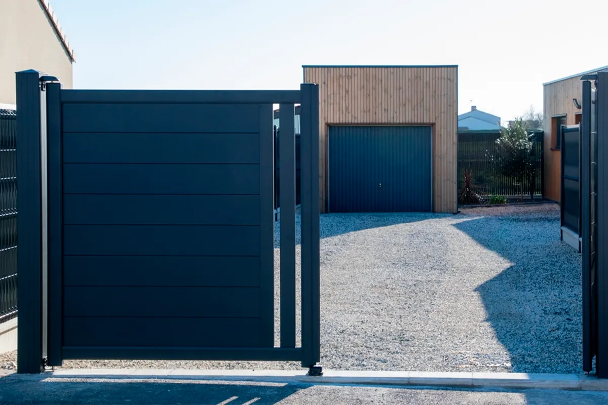 10 ventajas de las puertas abatibles de garaje