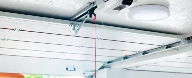 La selección del motor adecuado para una puerta de garaje es una decisión técnica que requiere un análisis detallado de las opciones disponibles. En este contexto, la comparación entre motores hidráulicos y electromecánicos es fundamental. Abordaremos las diferencias entre motores hidráulicos y electromecánicos para puertas de garaje, con el objetivo de proporcionar una perspectiva clara y profesional sobre cómo estas tecnologías se ajustan a diversas necesidades y contextos operativos.