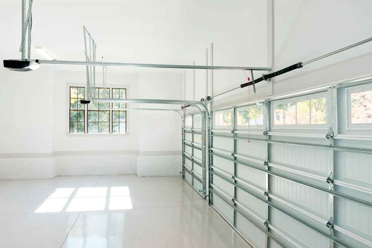 Elegir las guías, cadena o correa adecuada para tu puerta de garaje seccional