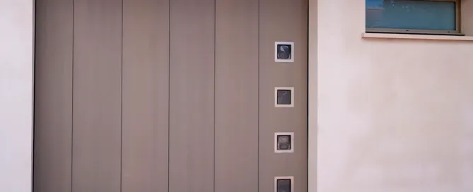 ¿Qué tipo de automatismos hay para puertas de garaje?