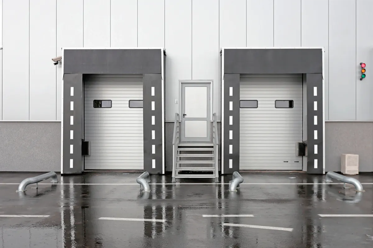 Ventajas de los muelles de carga vertical frente a los convencionales