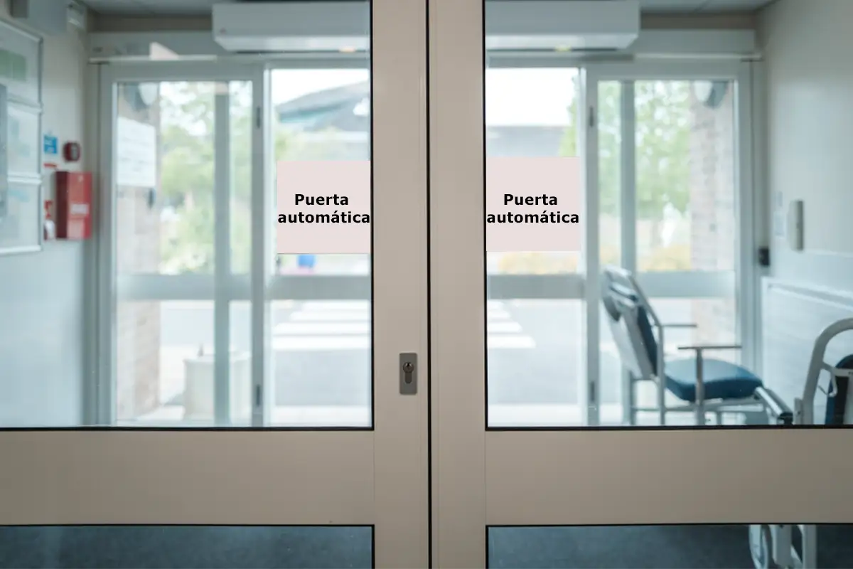 Las 10 averías más comunes en puertas de cristal automáticas