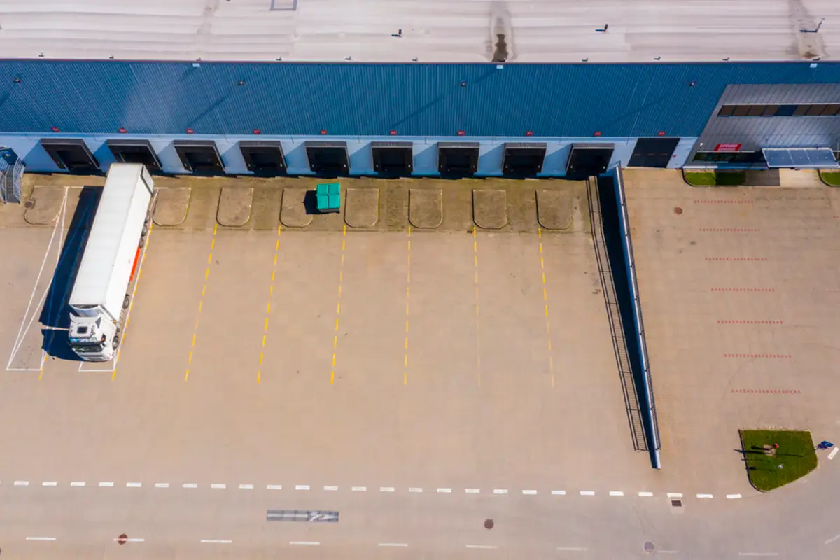 Los 5 errores más comunes en el mantenimiento de muelles de carga