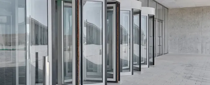 Principales averías en puertas de cristal automáticas y cómo solucionarlas