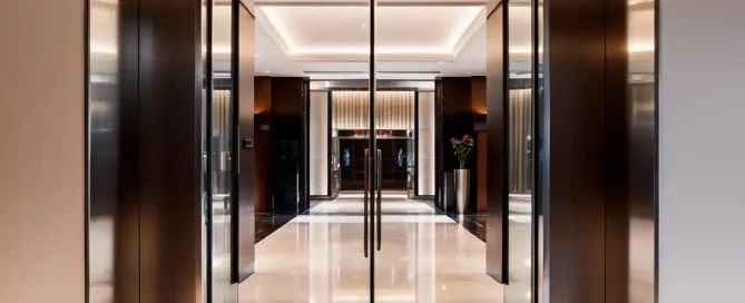 Normativas y requisitos legales para la instalación de puertas automáticas en 2024